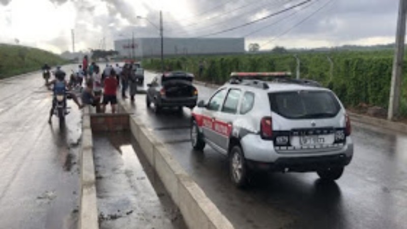 grave acidente entre carro e moto provoca morte de um jovem na br 230