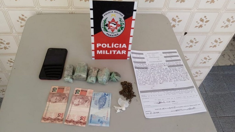 policia militar apreende drogas e prendem individuo na cidade de pombal