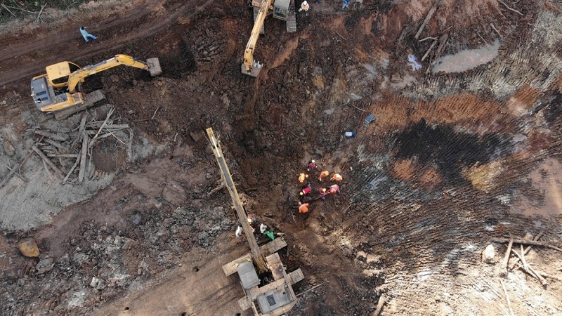 brumadinho corpo intacto e encontrado oito metros de profundidade