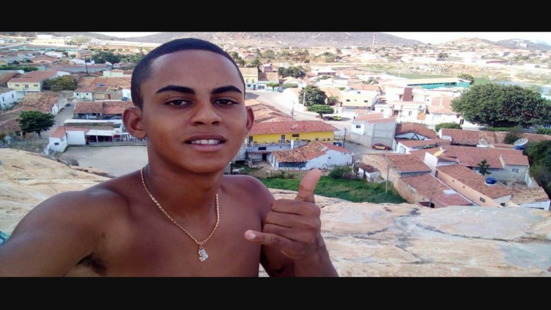 jovem de 19 anos e morto com varios tiros no sertao