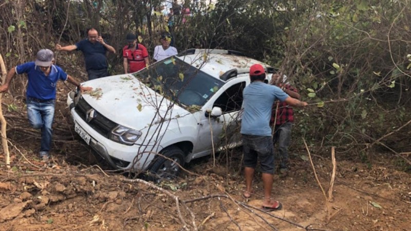 prefeito e primeira dama se envolve em acidente no sertao da paraiba