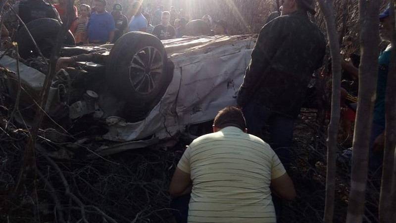 acidente de carro mata duas pessoas no sertao da paraiba