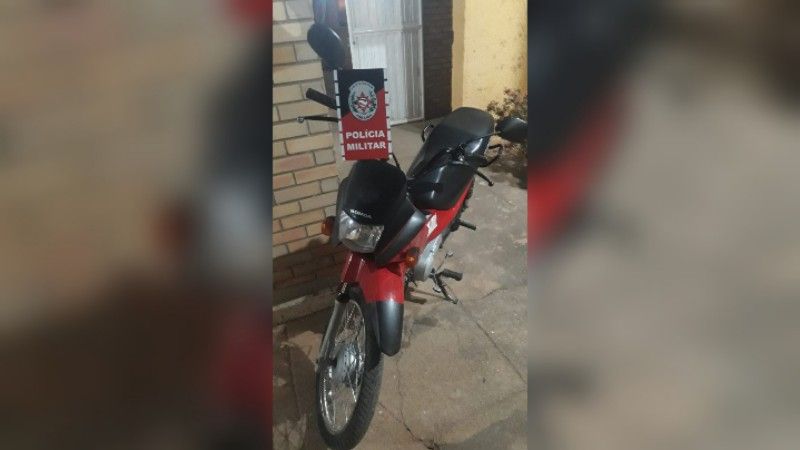 motocicleta com queixa de roubo e recuperada pela policia militar em brejo dos santos