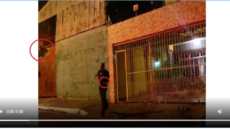 video homem e morto a tiros depois de tentar matar policial a facadas assista