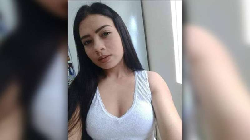 video jovem e brutalmente assassinada a tiros no meio da rua veja