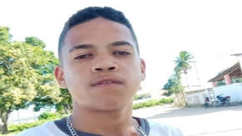 adolescente de 16 anos e assassinado a tiros e pedradas na paraiba