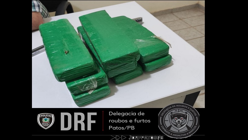 policias prendem individuo com varios tabletes de substancia identificada como maconha