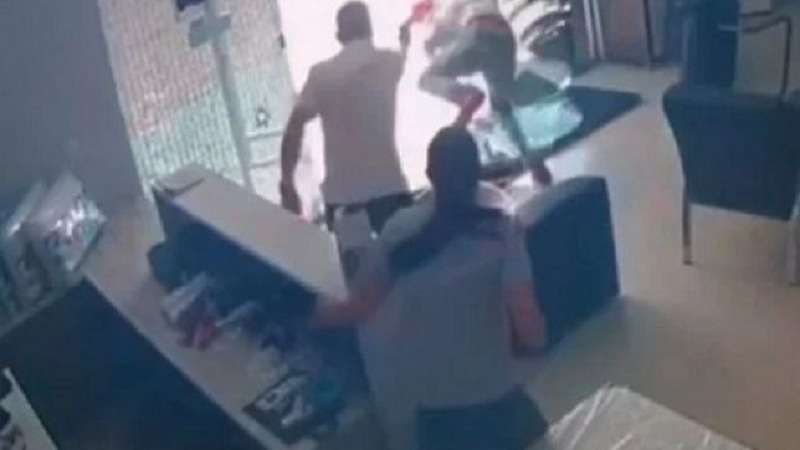 video mostra o momento que empresario reage a assalto e mata bandido com cinco tiros no peito assista