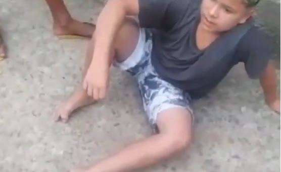 cenas fortes adolescente de 12 anos e morto apos ser interrogado pelo tribunal do crime video